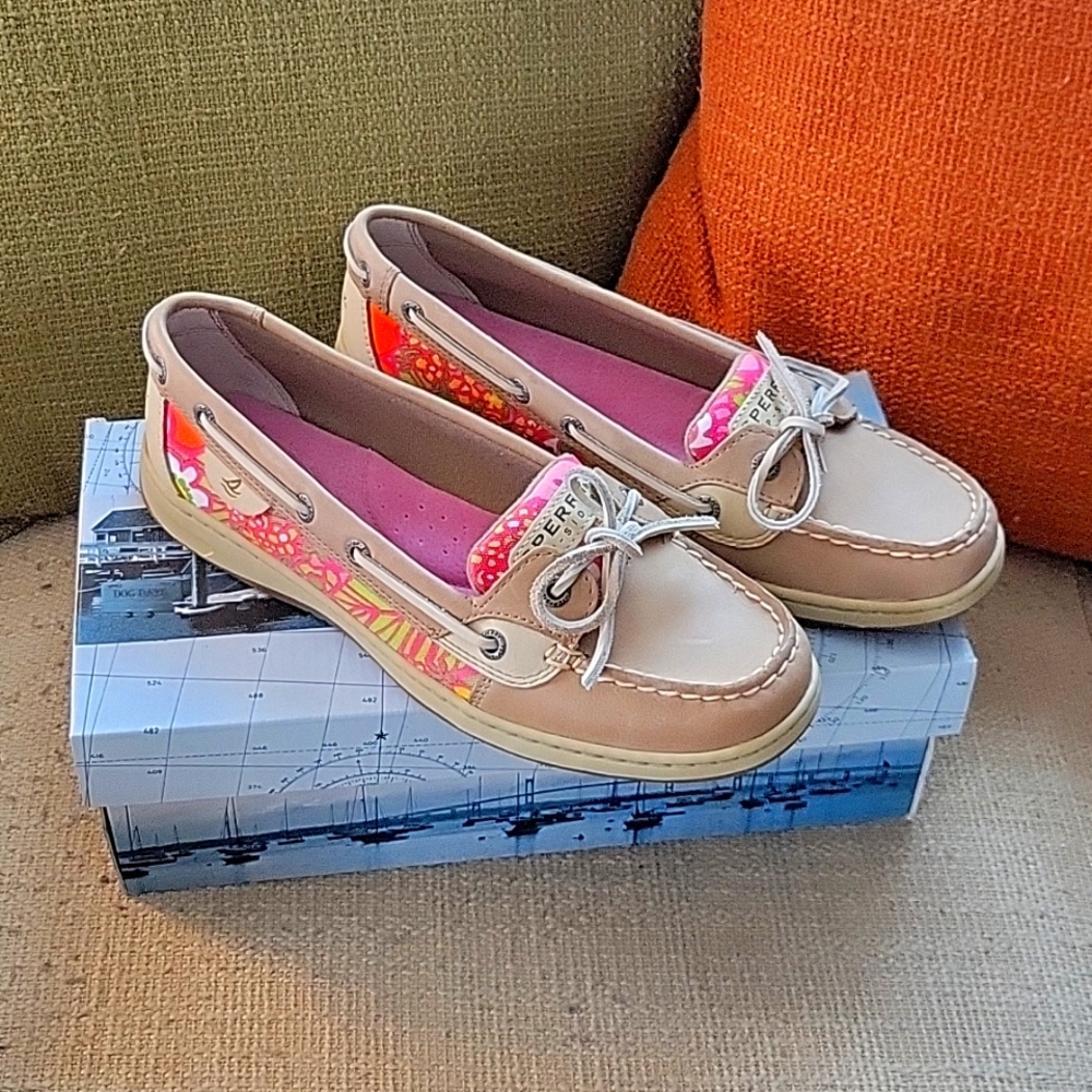 Sperry Angelfish Linen NIB Women's 9